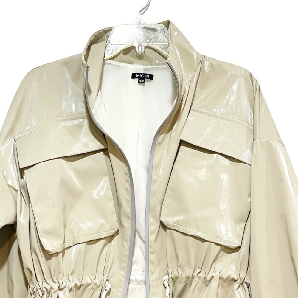 MICHI ARES GLOSS HIGH COLLAR UTILITY JACKET. LUXURY PERFORMANCE ATHLETIC WEAR. - Picture 8 of 16